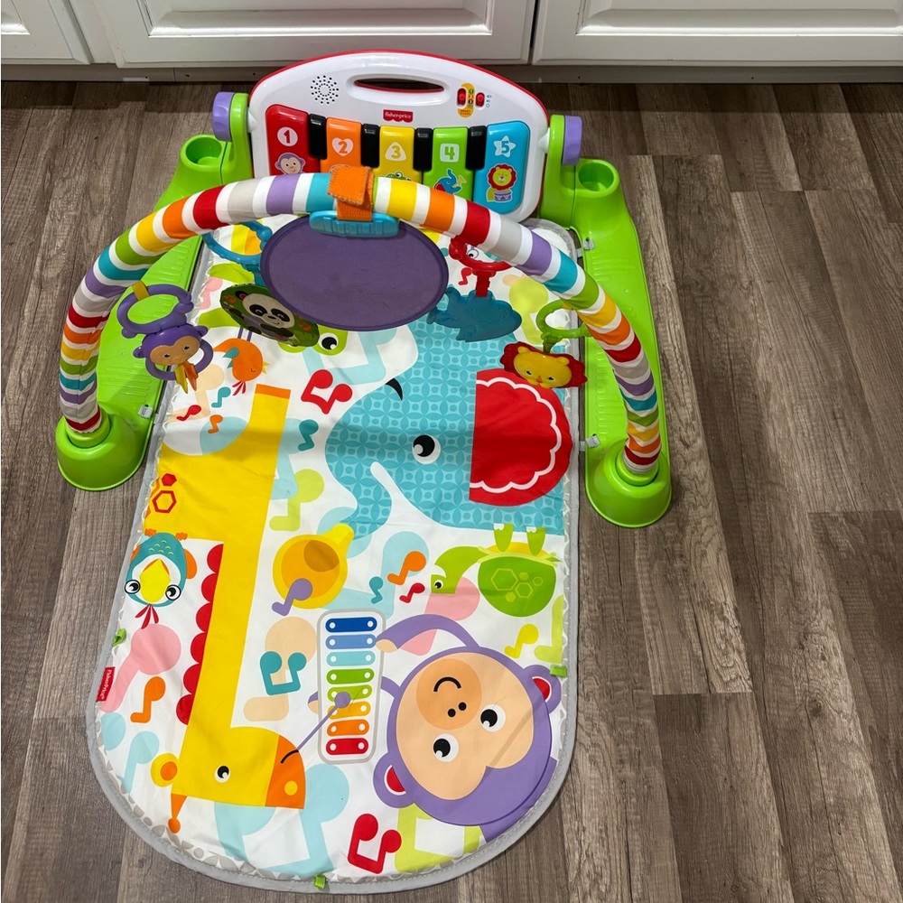 Kick & Play Piano Gym